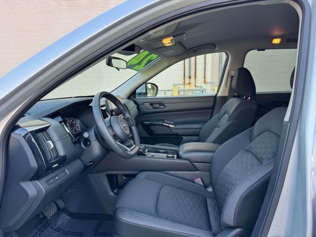 2024 Nissan Pathfinder SV 4WD