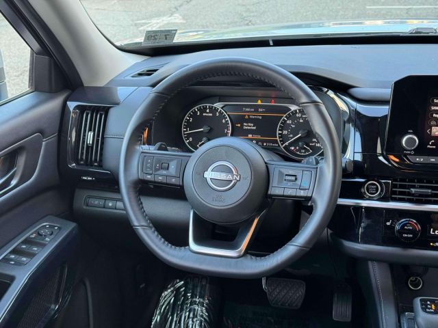 2024 Nissan Pathfinder SV 4WD