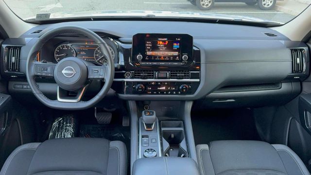2024 Nissan Pathfinder SV 4WD