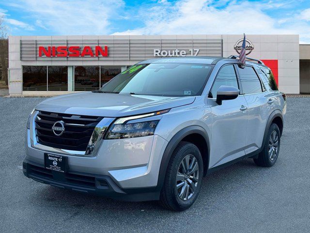 2024 Nissan Pathfinder SV
