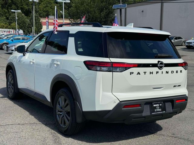 2024 Nissan Pathfinder SV 4WD
