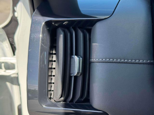 2024 Nissan Pathfinder SV 4WD