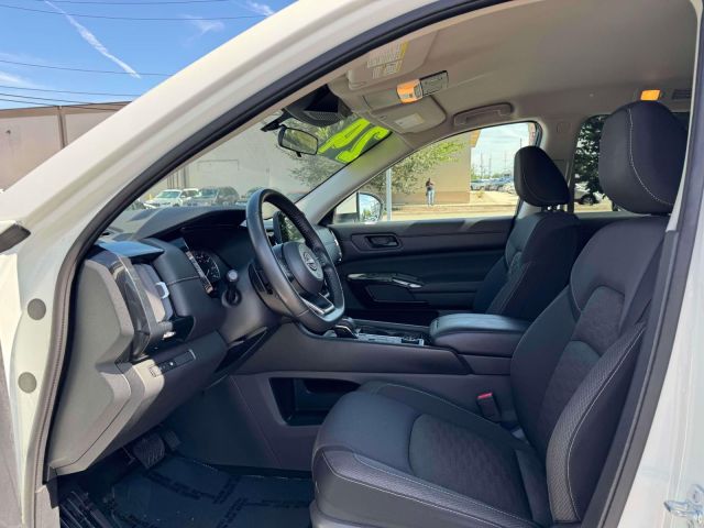 2024 Nissan Pathfinder SV 4WD