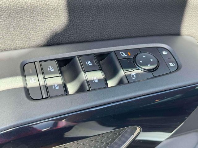 2024 Nissan Pathfinder SV 4WD