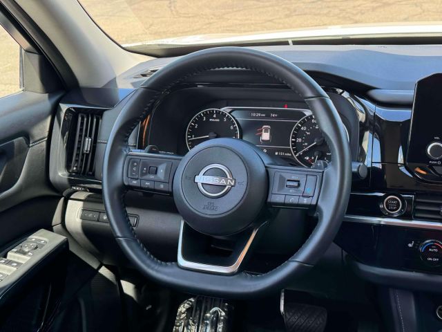 2024 Nissan Pathfinder SV 4WD