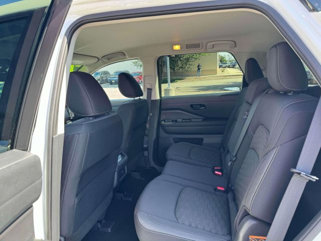 2024 Nissan Pathfinder SV 4WD