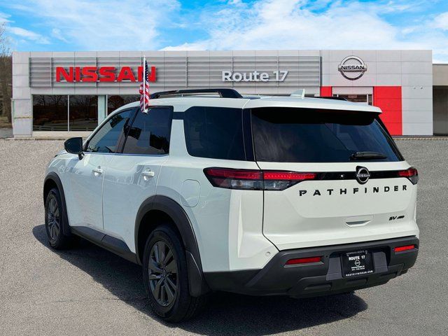 2024 Nissan Pathfinder SV