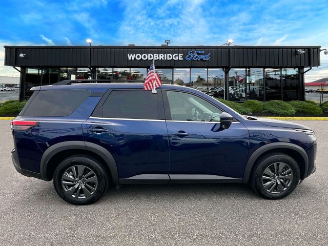 2024 Nissan Pathfinder SV 4WD