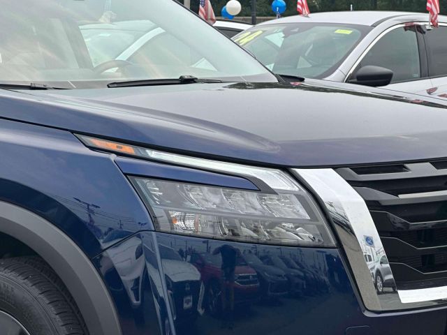 2024 Nissan Pathfinder SV 4WD