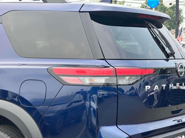 2024 Nissan Pathfinder SV 4WD