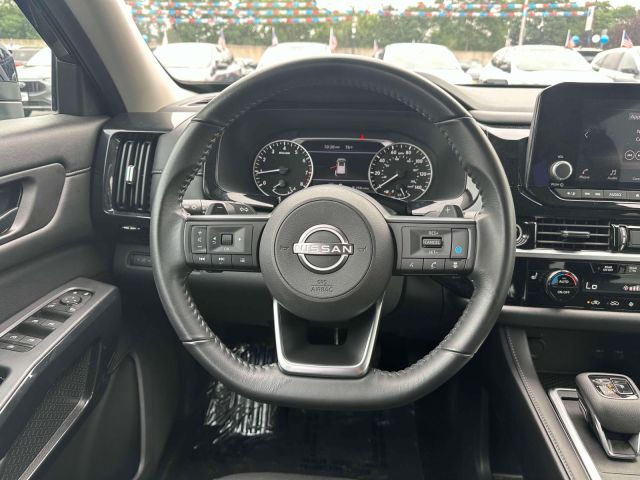 2024 Nissan Pathfinder SV 4WD