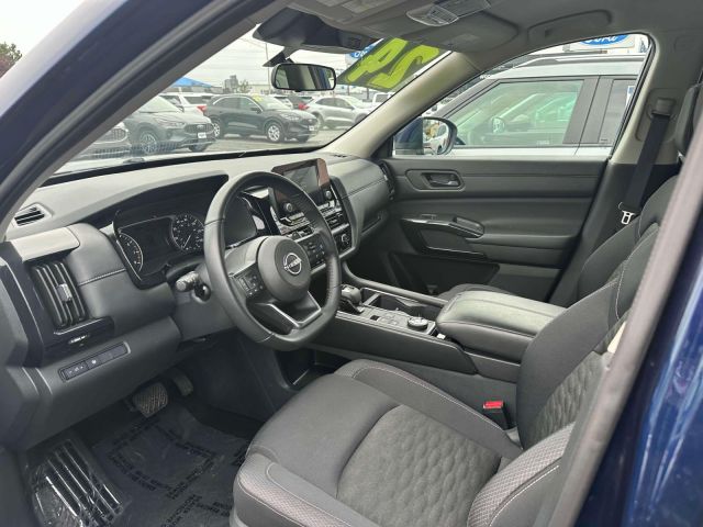 2024 Nissan Pathfinder SV 4WD