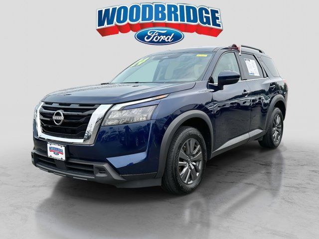 2024 Nissan Pathfinder SV