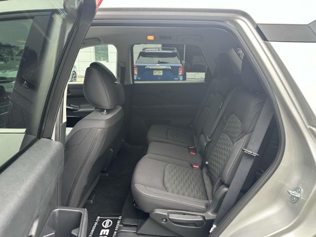 2024 Nissan Pathfinder SV 4WD