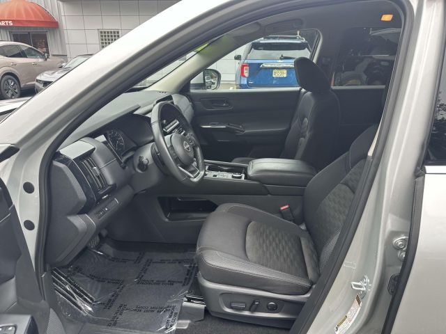2024 Nissan Pathfinder SV 4WD