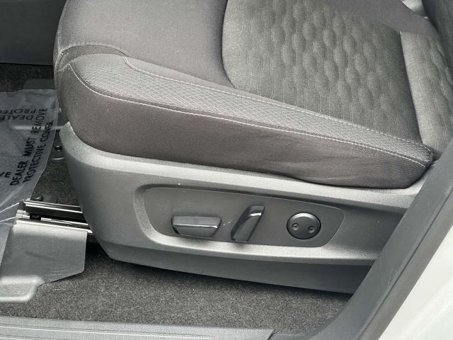 2024 Nissan Pathfinder SV 4WD