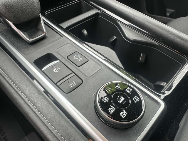 2024 Nissan Pathfinder SV 4WD