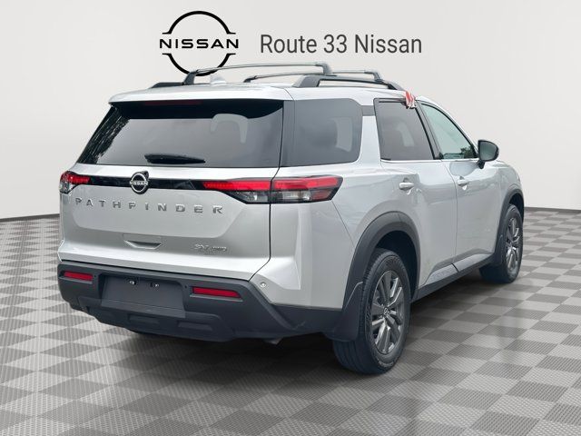 2024 Nissan Pathfinder SV