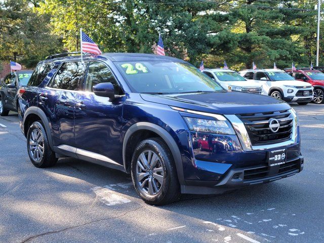 2024 Nissan Pathfinder SV