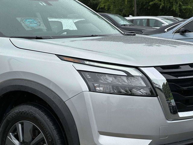 2024 Nissan Pathfinder SV