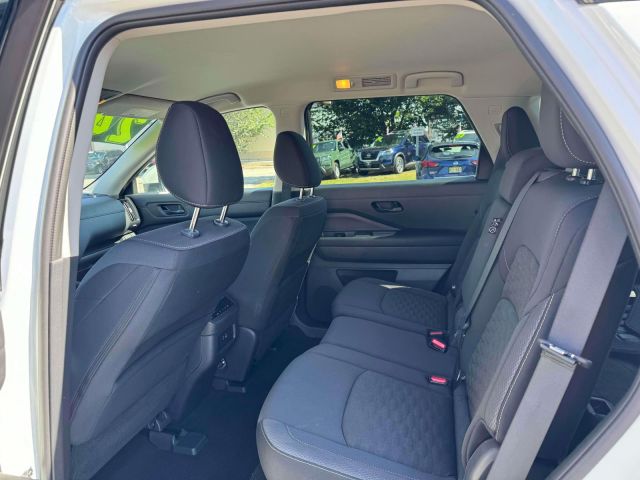 2024 Nissan Pathfinder SV 4WD