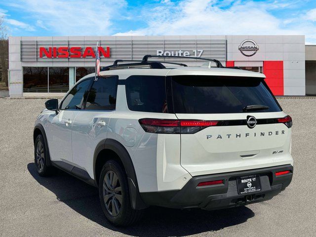 2024 Nissan Pathfinder SV