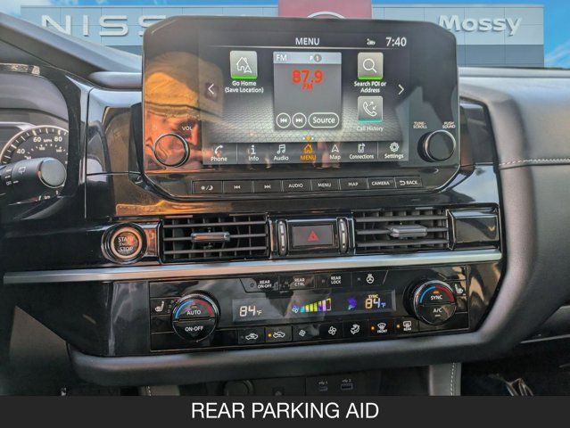 2024 Nissan Pathfinder SL 2024 Nissan Pathfinder SL