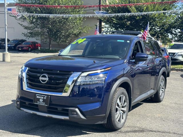 2024 Nissan Pathfinder SL 4WD