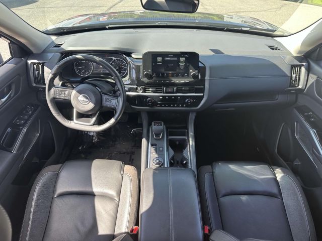2024 Nissan Pathfinder SL 4WD
