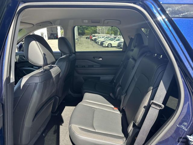 2024 Nissan Pathfinder SL 4WD