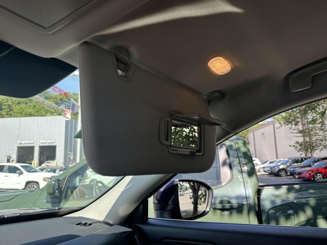 2024 Nissan Pathfinder SL 4WD