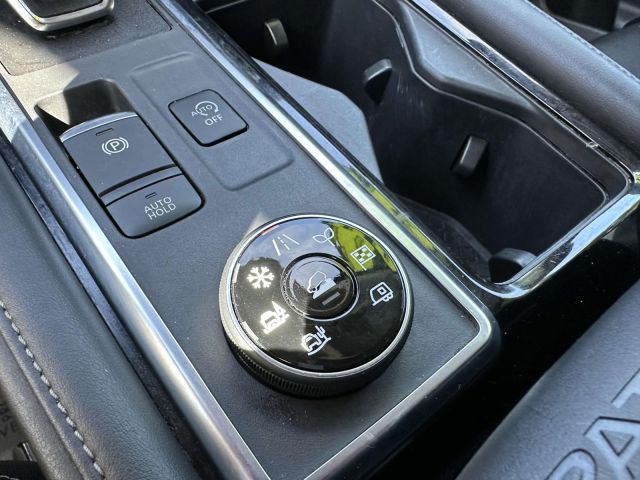 2024 Nissan Pathfinder SL 4WD