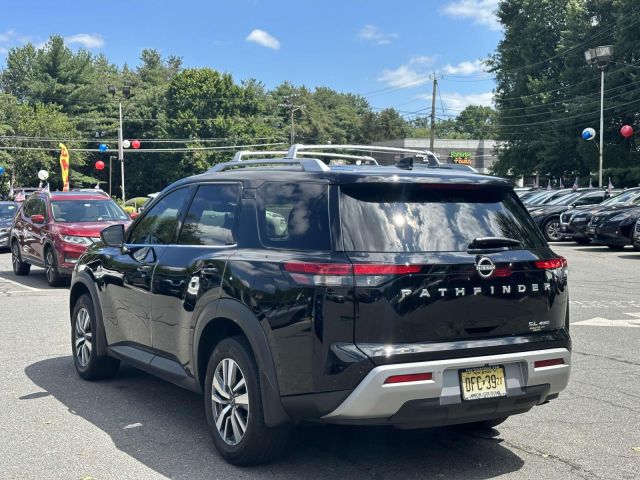 2024 Nissan Pathfinder SL 4WD