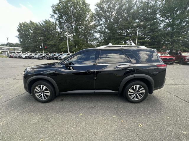 2024 Nissan Pathfinder SL 4WD