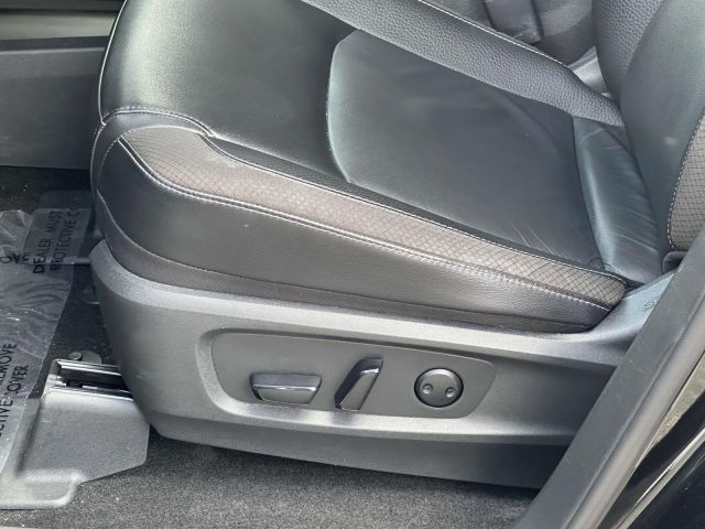 2024 Nissan Pathfinder SL 4WD