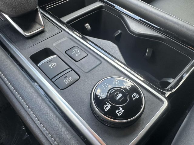 2024 Nissan Pathfinder SL 4WD