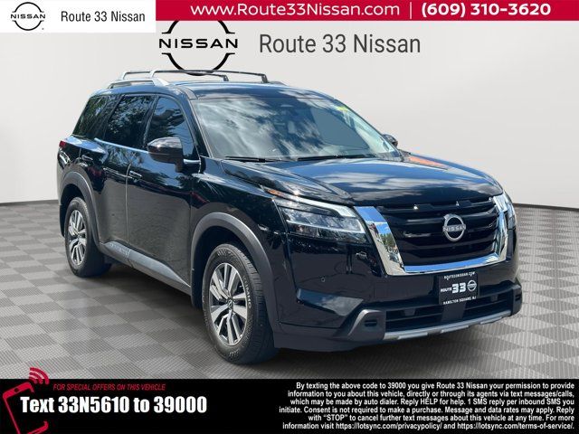 2024 Nissan Pathfinder SL