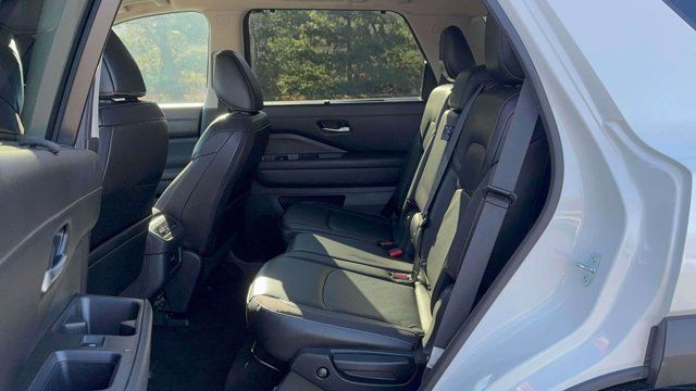 2024 Nissan Pathfinder SL 2024 Nissan Pathfinder SL