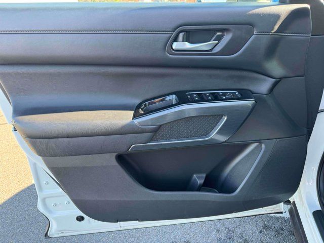 2024 Nissan Pathfinder SL 2024 Nissan Pathfinder SL