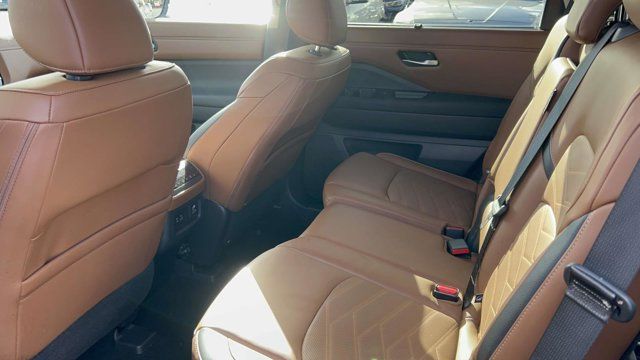 2024 Nissan Pathfinder Platinum