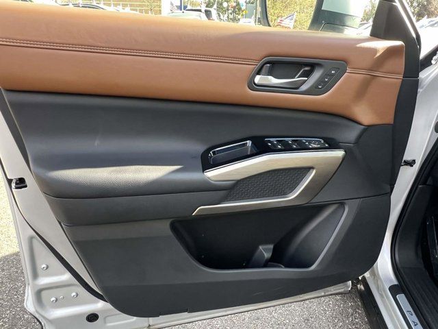 2024 Nissan Pathfinder Platinum