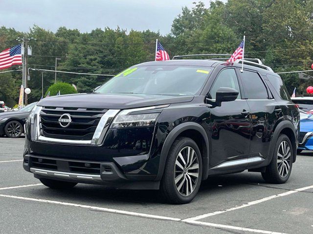 2024 Nissan Pathfinder Platinum
