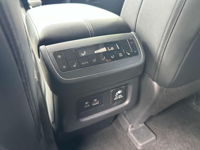 2024 Nissan Pathfinder Platinum 4WD