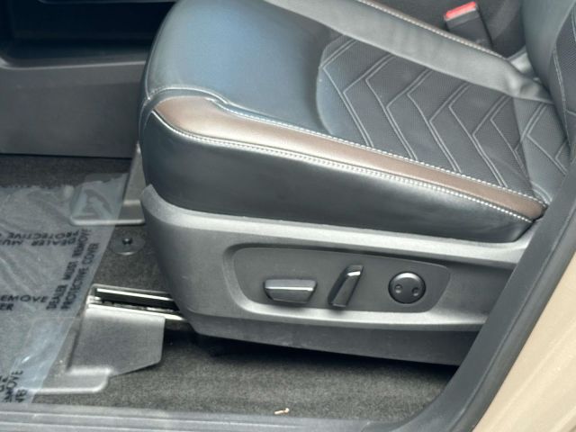 2024 Nissan Pathfinder Platinum 4WD