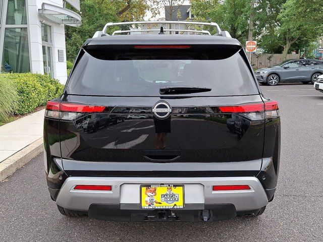 2024 Nissan Pathfinder Platinum