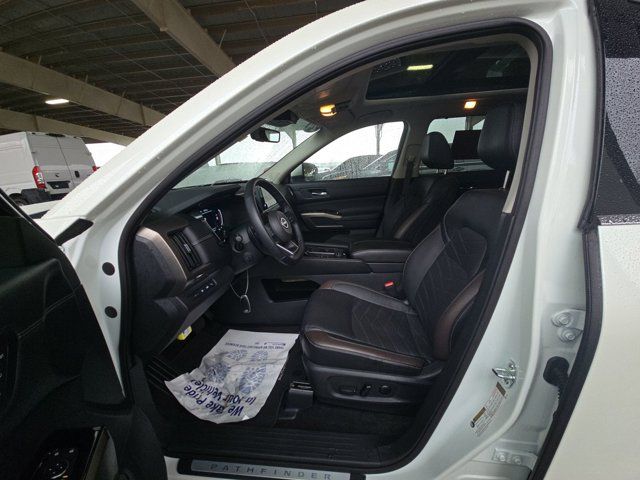 2024 Nissan Pathfinder Platinum