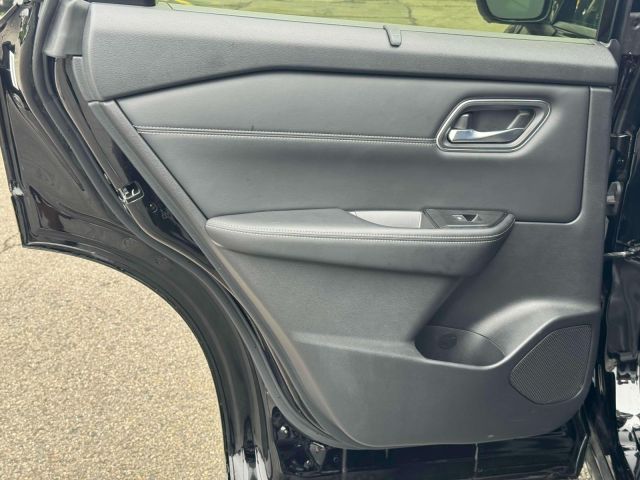 2024 Nissan Rogue AWD Platinum