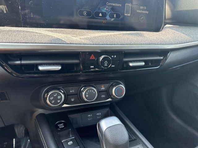 2024 Nissan Sentra SV CVT