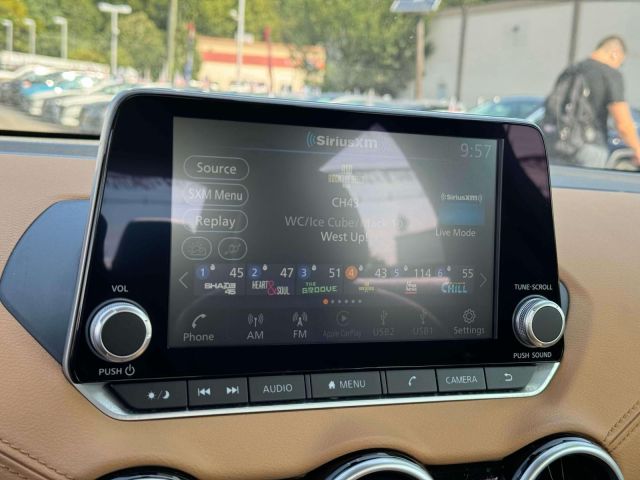 2024 Nissan Sentra SV CVT
