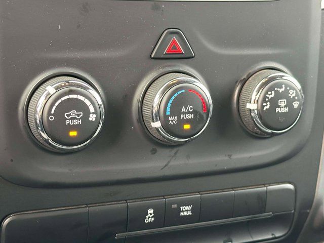 2024 Ram 1500 Classic SLT 2024 Ram 1500 Classic SLT